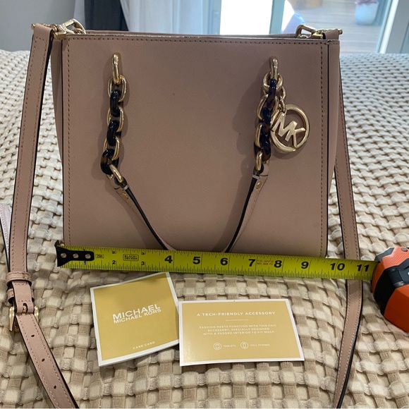 Michael Kors light pink purse - Picture 2 of 8